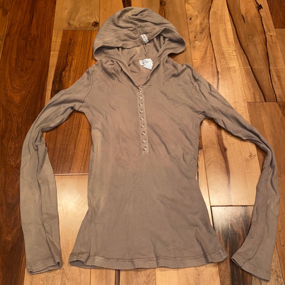 LIKE NEW ~ VINTAGE SO NIKKI LONG SLEEVE HOODED TEE~ GIRLS SIZE XL